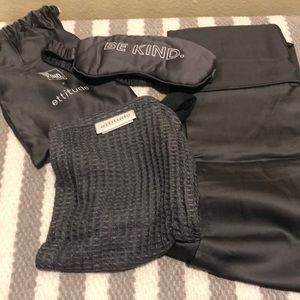 COPY - Be Kind Ettitude Wellness Set 100% Organic Bamboo